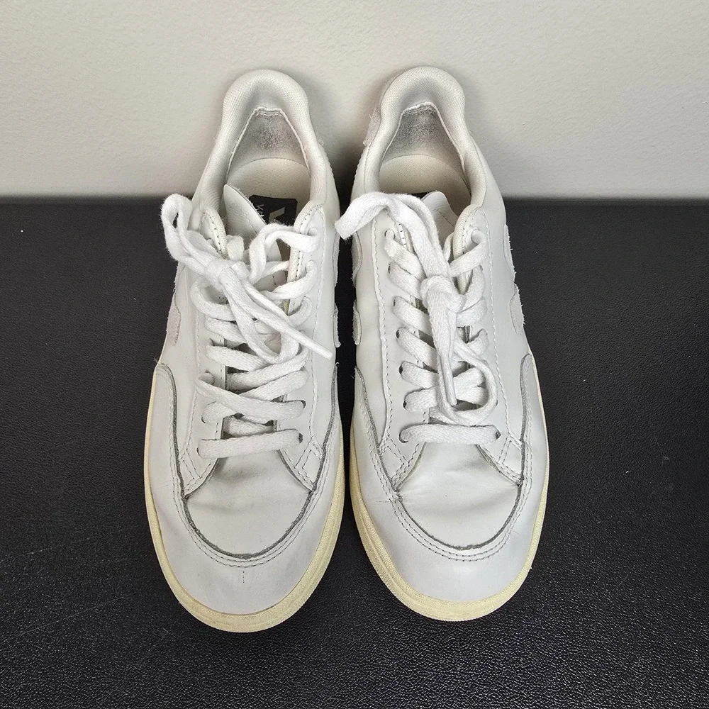 Veja Shoes Womens Size 5 White V-12 Leather Casual Walking‎ Athletic Sneakers